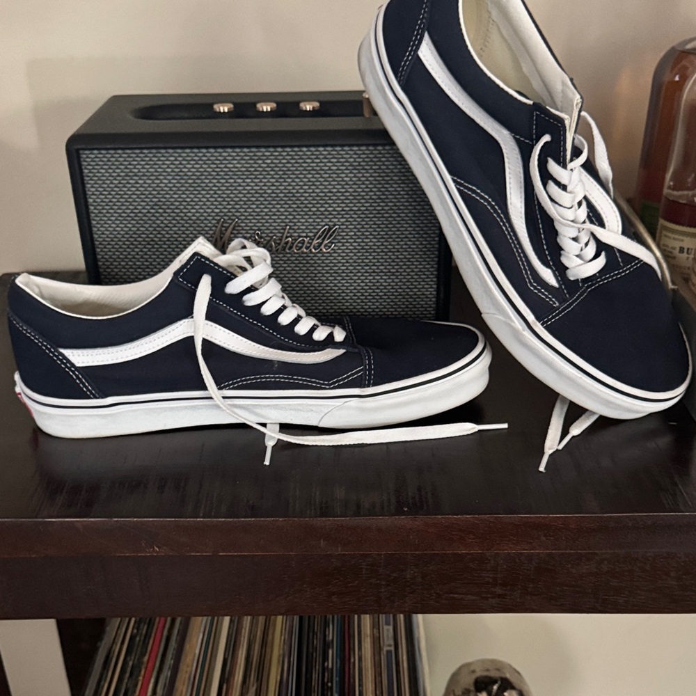 Vans Men's Dark Blue and White Sneaker
Size 12, like new, worn 2x